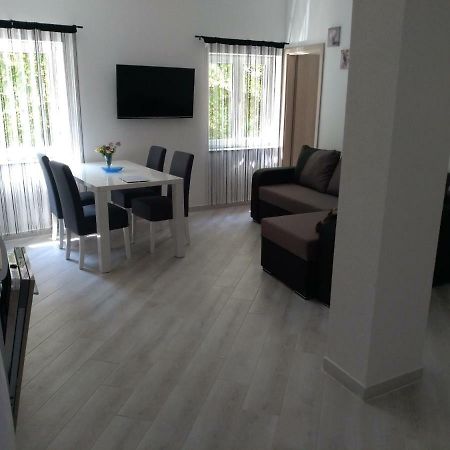 Danijel Apartment โนวีวีโนดอลสกี ภายนอก รูปภาพ