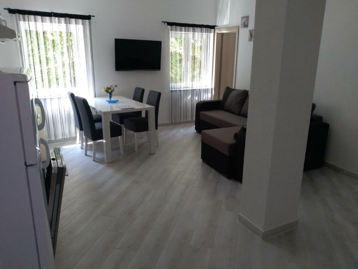 Danijel Apartment โนวีวีโนดอลสกี ภายนอก รูปภาพ