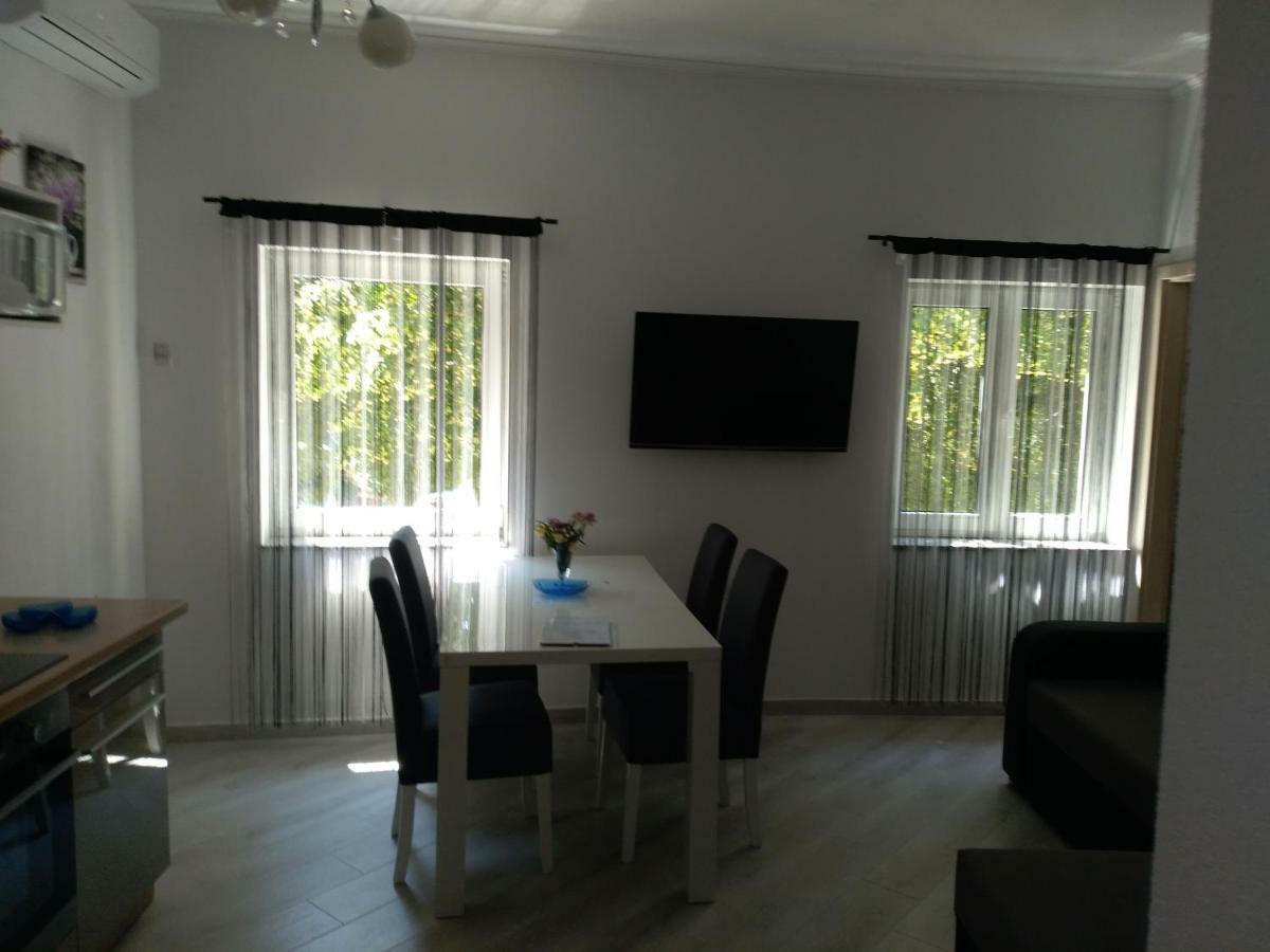 Danijel Apartment โนวีวีโนดอลสกี ภายนอก รูปภาพ