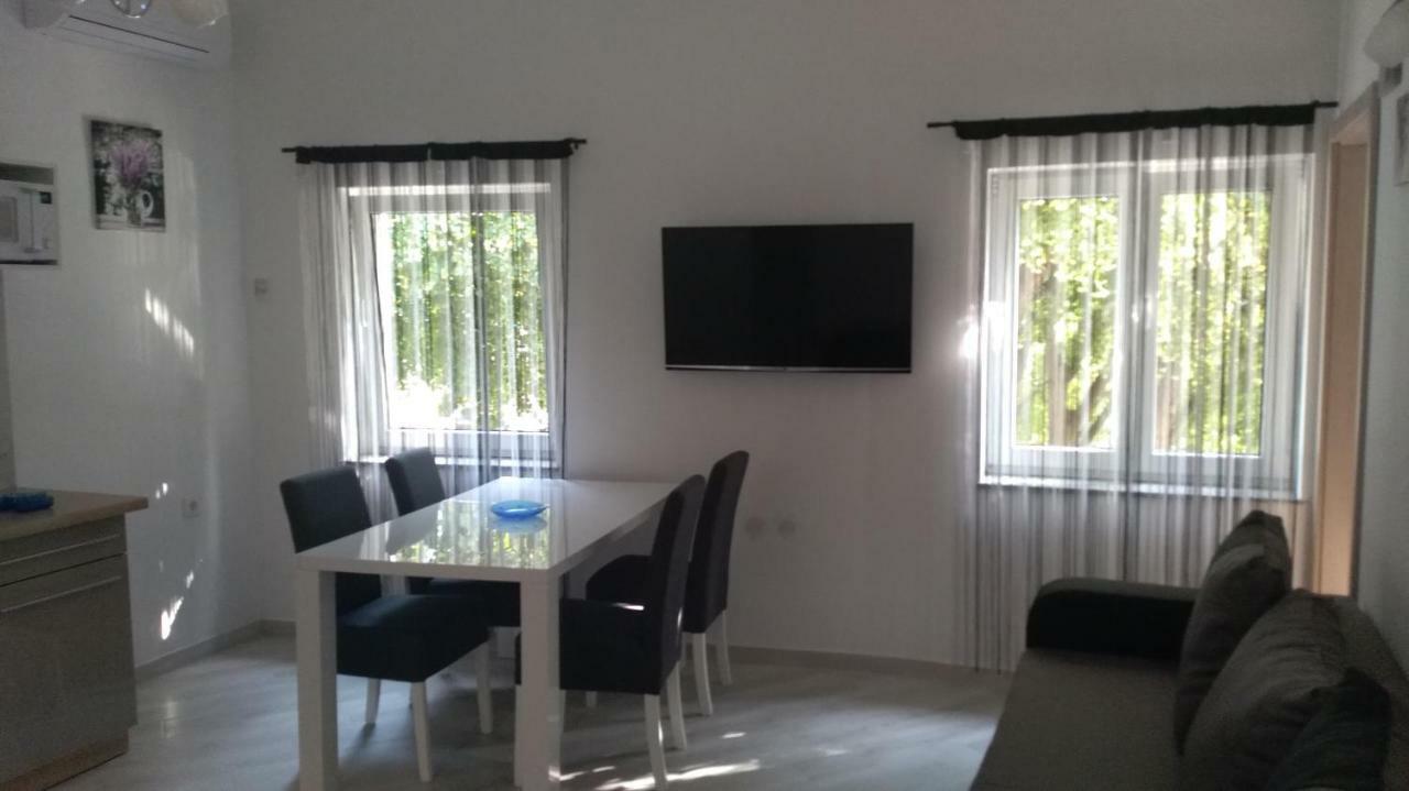 Danijel Apartment โนวีวีโนดอลสกี ภายนอก รูปภาพ